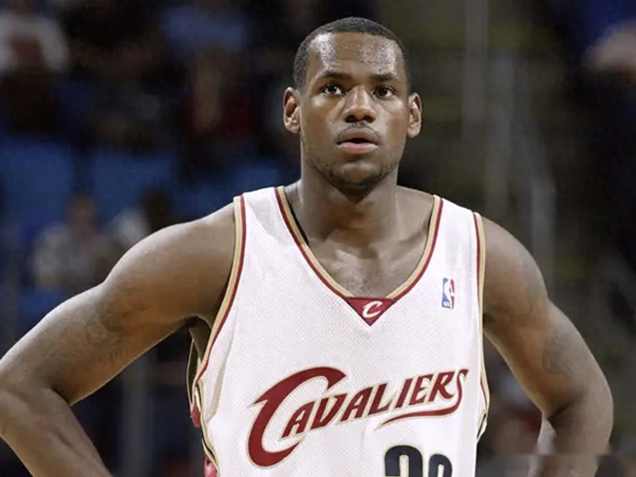 爆砍42+7+6+2！抱歉詹姆斯：你从历史第一变成了历史第二